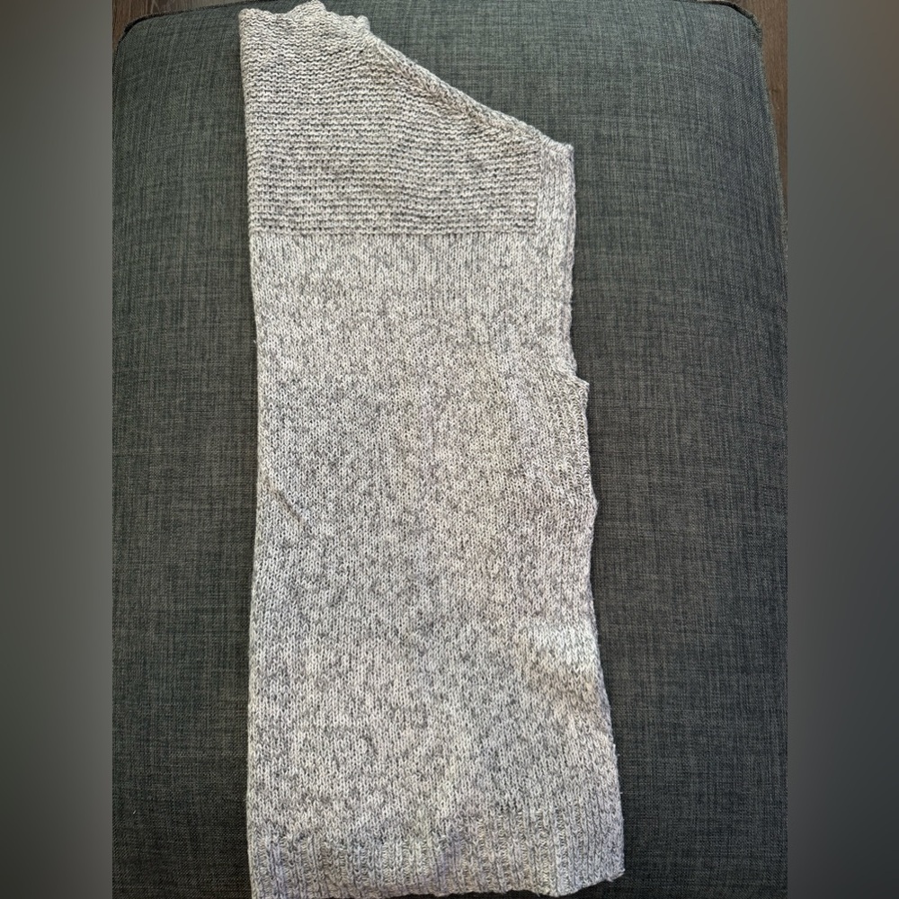 Perfect Lightweight, Gray & White Poncho for Fall (M)